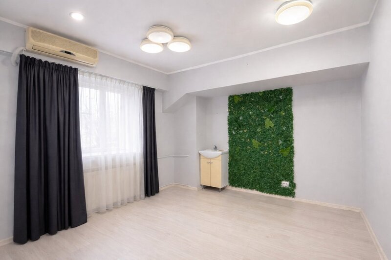 Splaiul Unirii, stradal, 3 camere decomandat, 80 mp, langa Camera de Comert.