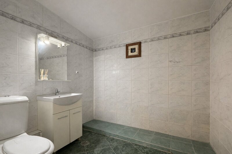 Splaiul Unirii, stradal, 3 camere decomandat, 80 mp, langa Camera de Comert.