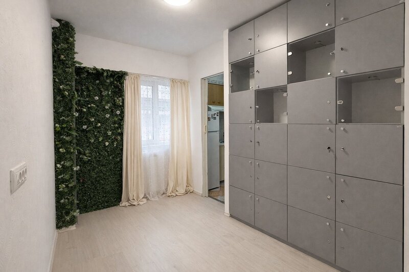 Splaiul Unirii, stradal, 3 camere decomandat, 80 mp, langa Camera de Comert.