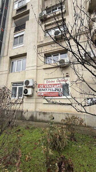 Splaiul Unirii, stradal, 3 camere decomandat, 80 mp, langa Camera de Comert.